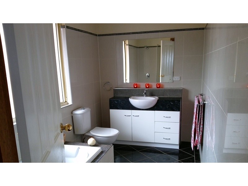 150 Perry Barr Road, Hallett Cove SA 5158