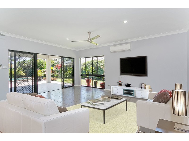 28 Moore Road, Kewarra Beach QLD 4879