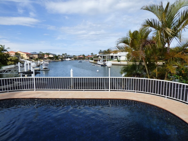 70 Pebble Beach Drive, Runaway Bay QLD 4216