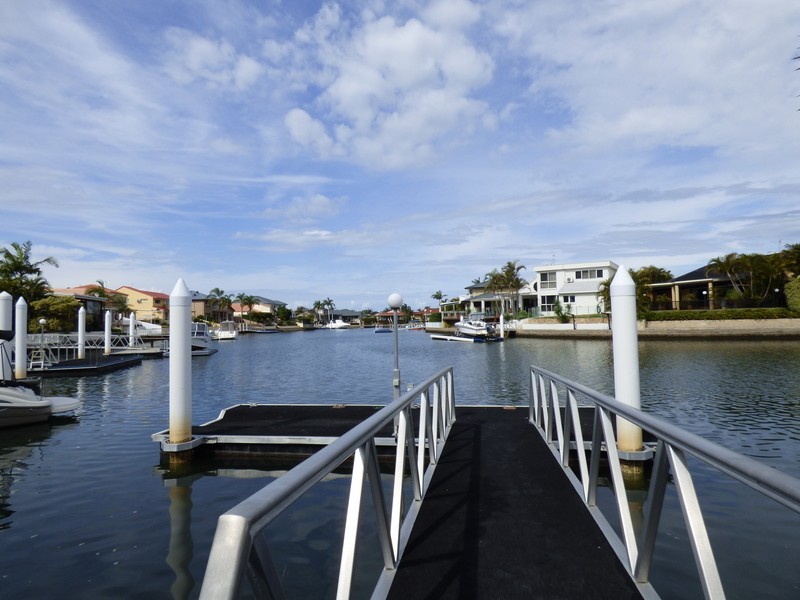 70 Pebble Beach Drive, Runaway Bay QLD 4216
