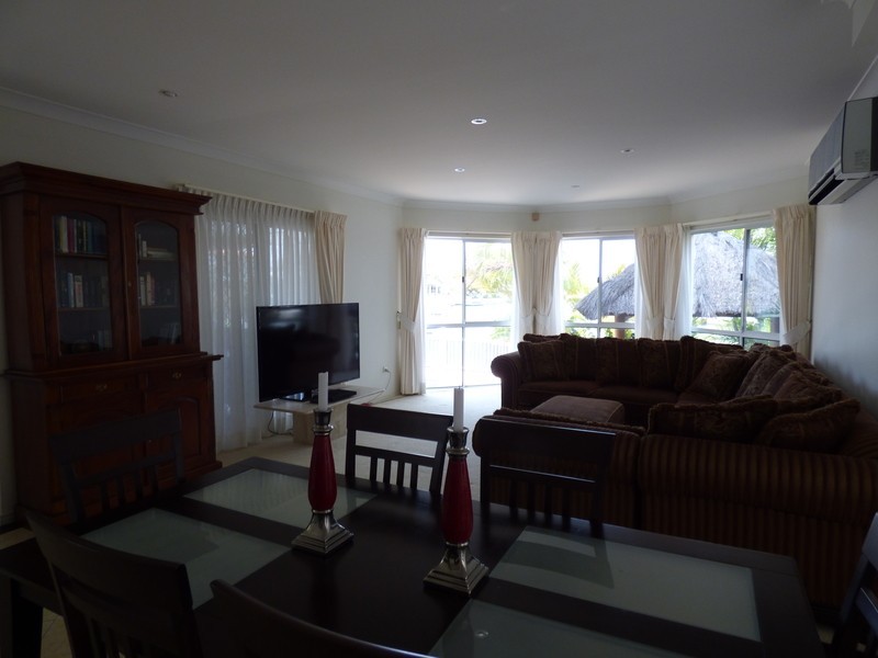 70 Pebble Beach Drive, Runaway Bay QLD 4216
