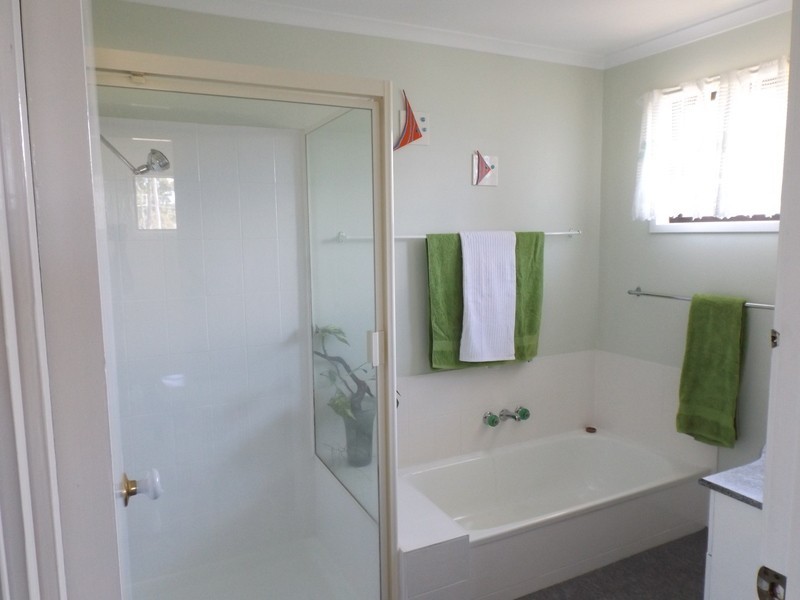 9 Fiona Street, Beachmere QLD 4510