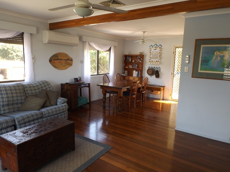 9 Fiona Street, Beachmere QLD 4510