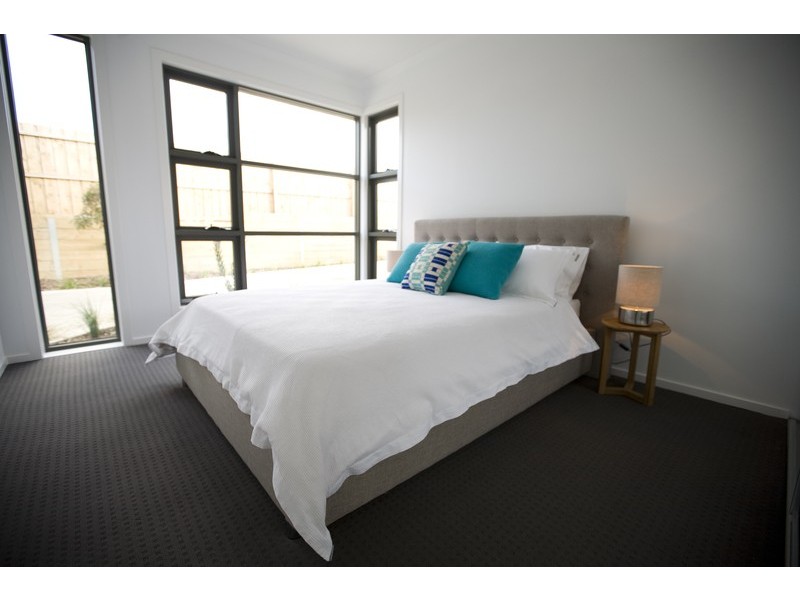 4/15 Bourbon Way, Waurn Ponds VIC 3216