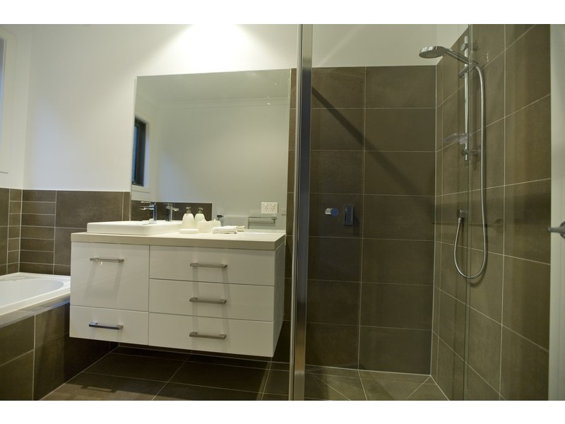 4/15 Bourbon Way, Waurn Ponds VIC 3216