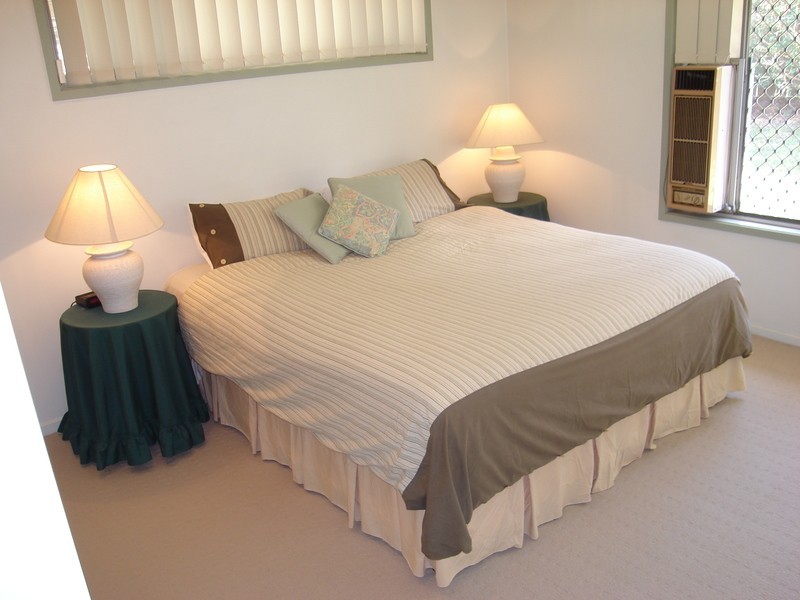 54 Marshall Lane, Kenmore QLD 4069