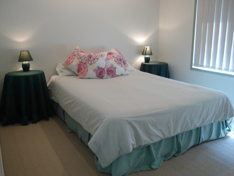 54 Marshall Lane, Kenmore QLD 4069