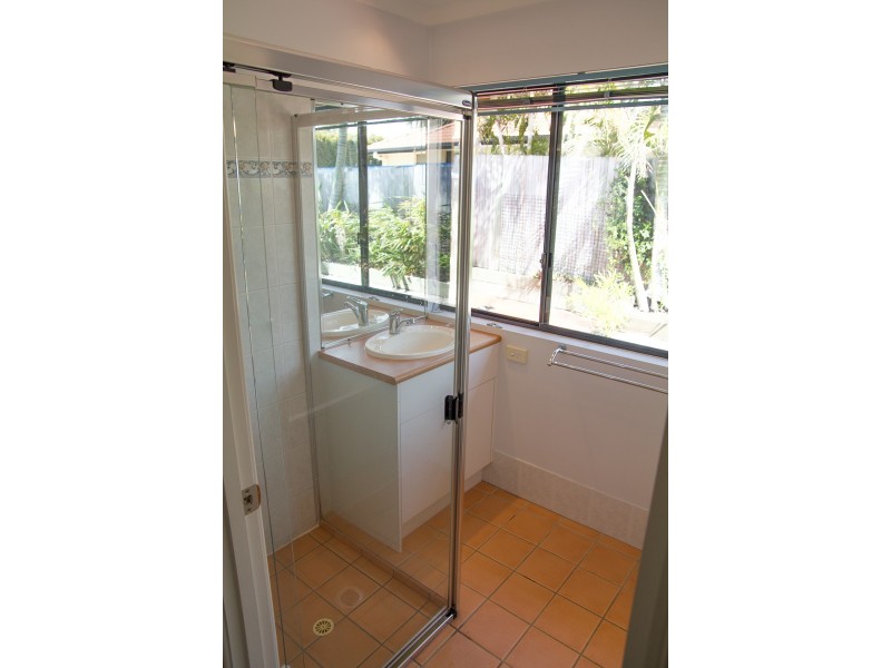 3 Senden Crescent, Manly West QLD 4179