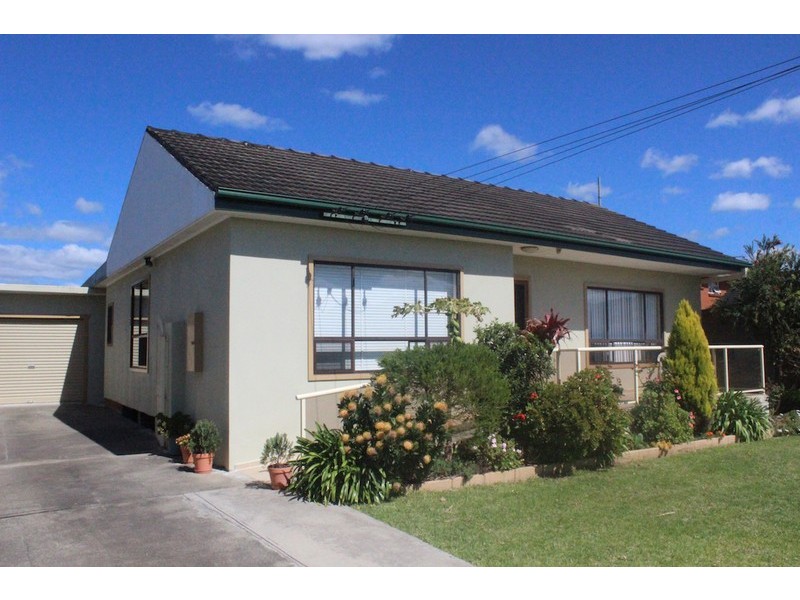 1 Craig Crescent, Dapto NSW 2530