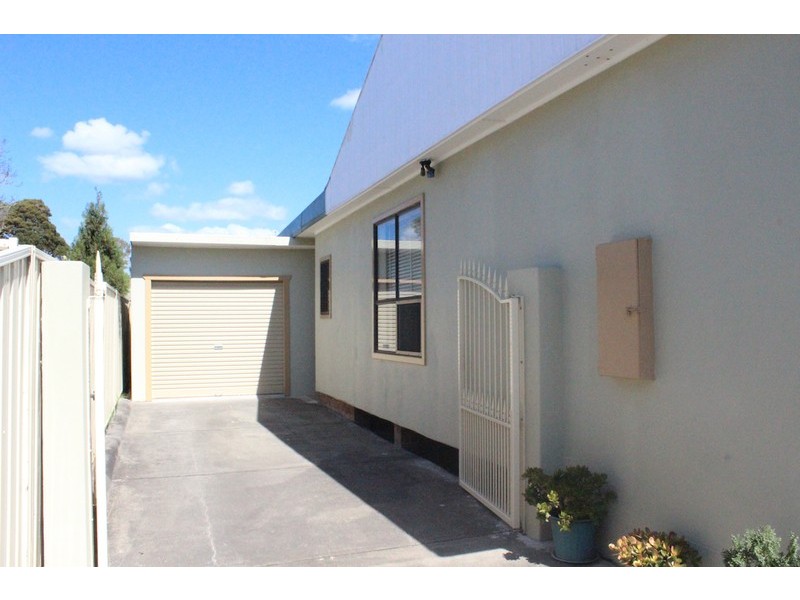 1 Craig Crescent, Dapto NSW 2530