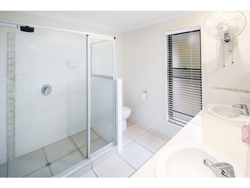 52 Aquila Street, Redland Bay QLD 4165