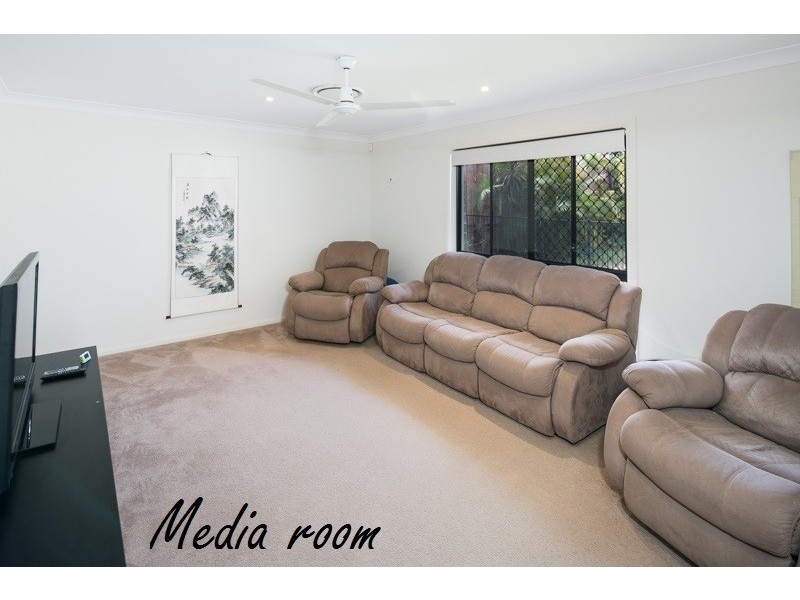 52 Aquila Street, Redland Bay QLD 4165