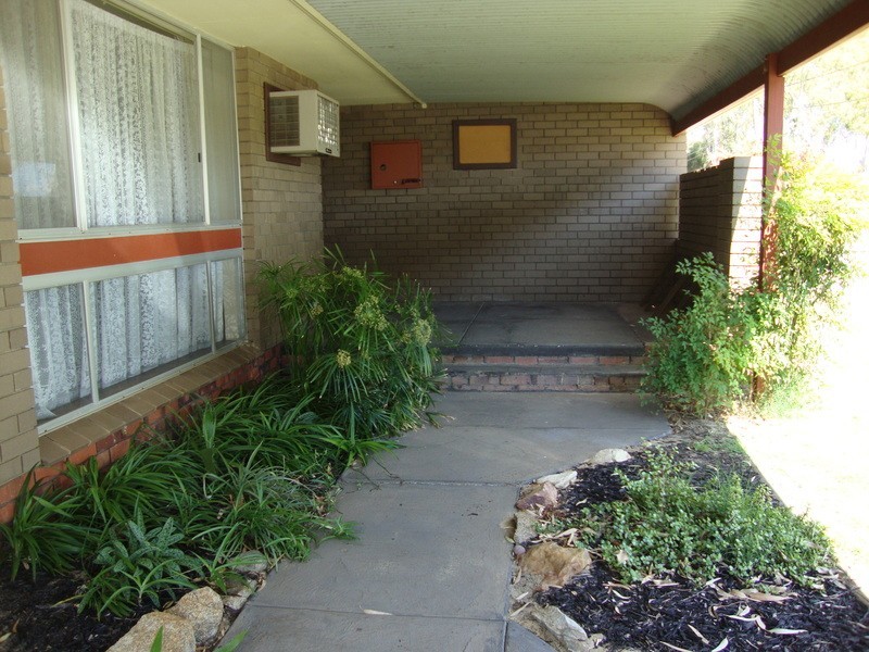 13 Russell Street, Pinjarra WA 6208