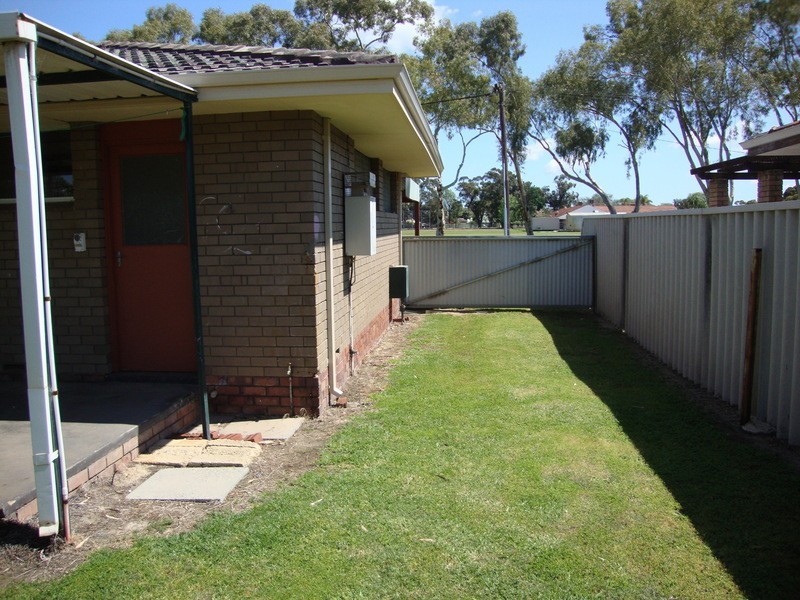 13 Russell Street, Pinjarra WA 6208