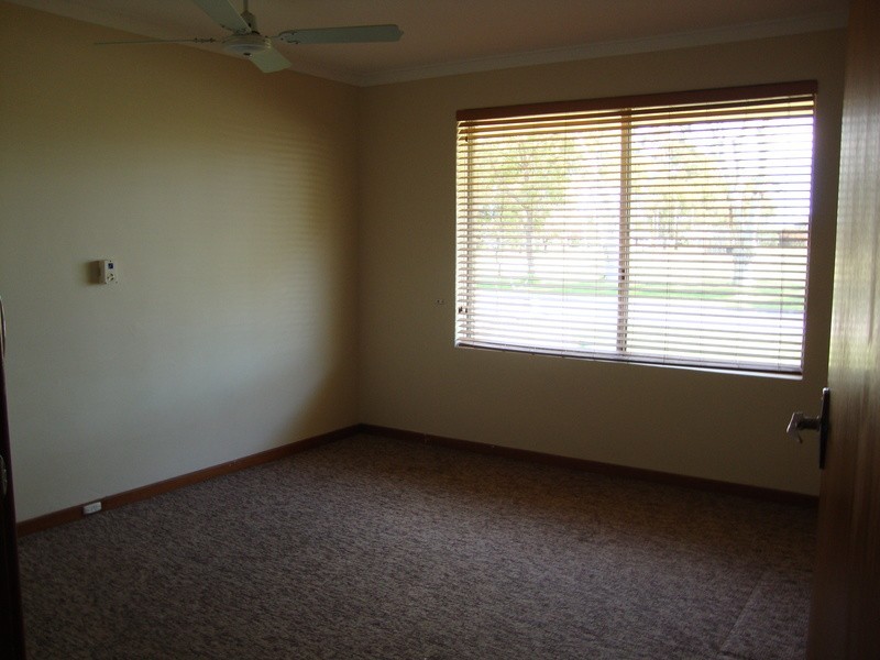 13 Russell Street, Pinjarra WA 6208