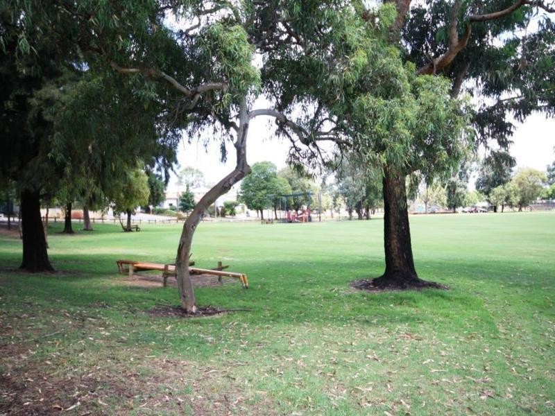 34 Gilbert St, Bayswater WA 6053