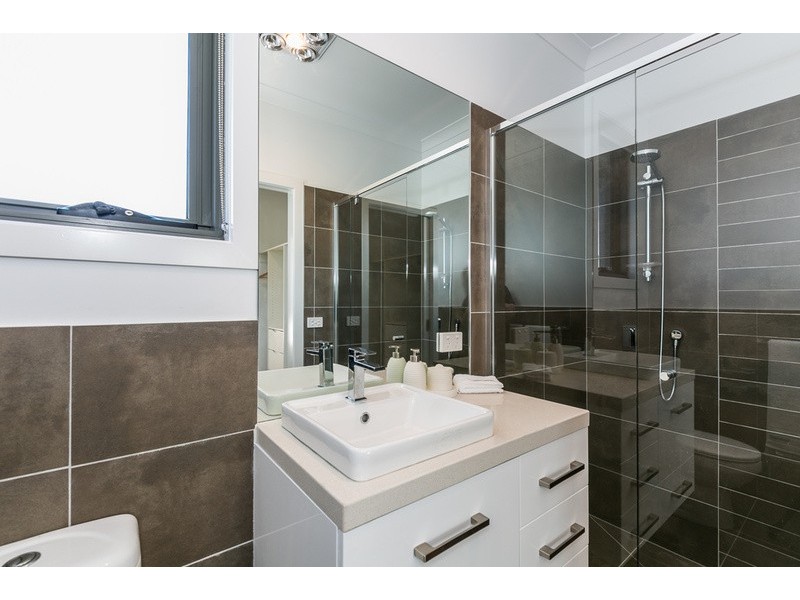1/15 Bourbon Way, Waurn Ponds VIC 3216