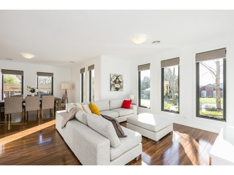 1/15 Bourbon Way, Waurn Ponds VIC 3216
