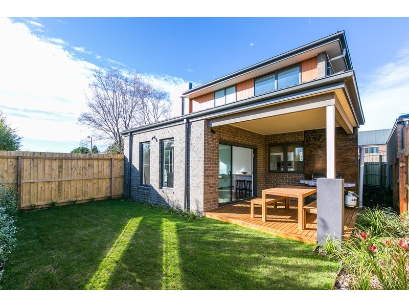 1/15 Bourbon Way, Waurn Ponds VIC 3216