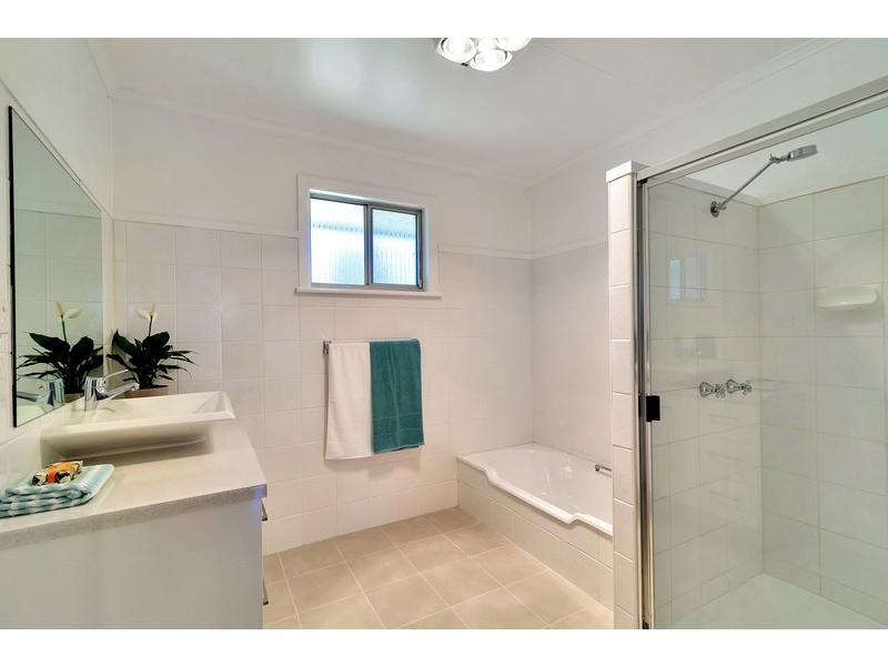 19 Bingara Street, Mount Lofty QLD 4350