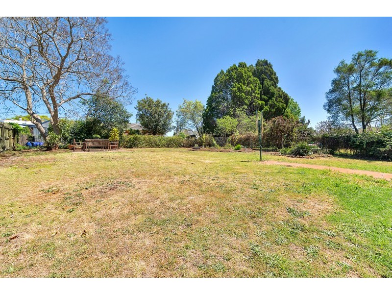 19 Bingara Street, Mount Lofty QLD 4350