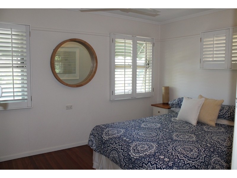 5 Second Avenue, Labrador QLD 4215