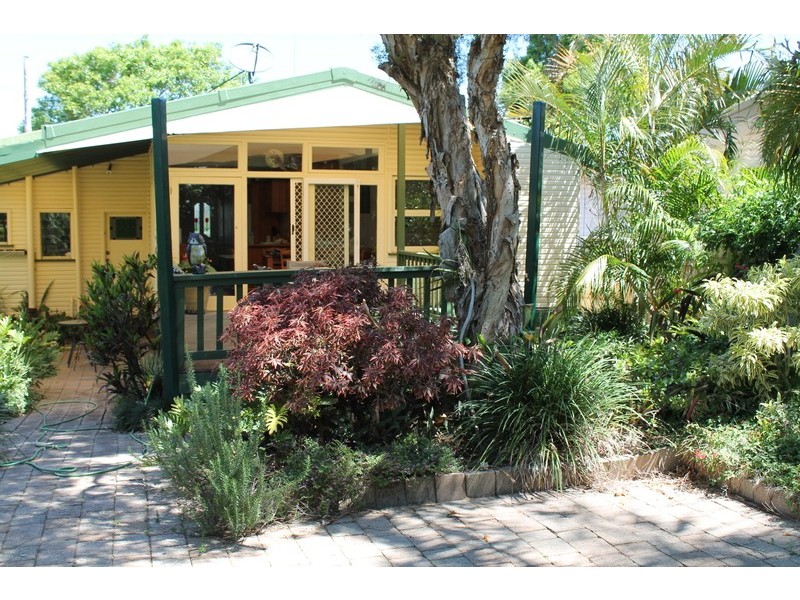 5 Second Avenue, Labrador QLD 4215