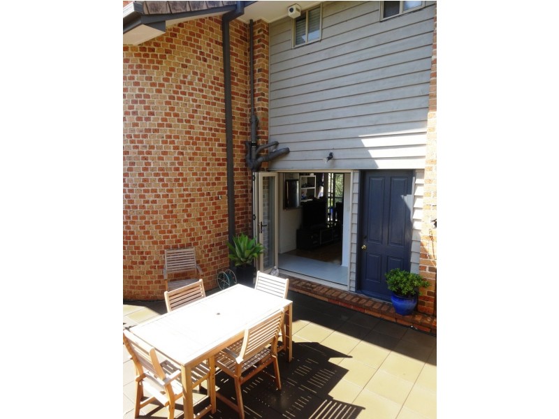 2/60 Adsett Street, Taringa QLD 4068