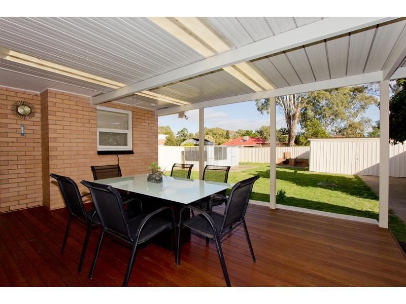 95 McInerney Ave, Mitchell Park SA 5043