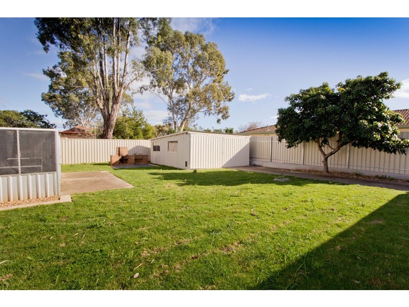 95 McInerney Ave, Mitchell Park SA 5043