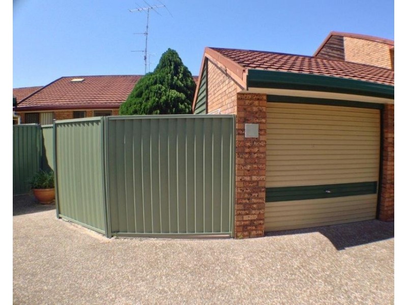 4/7 Sunbird Street, Burleigh Waters QLD 4220