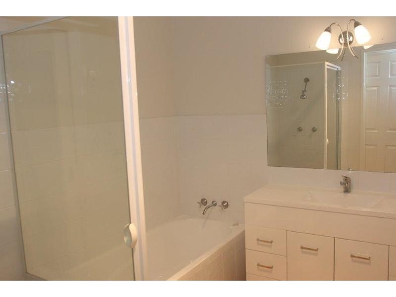 4/7 Sunbird Street, Burleigh Waters QLD 4220
