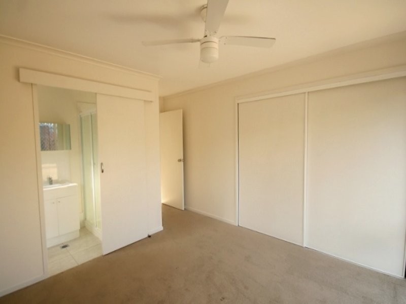 51 Bottlebrush Drive, Regents Park QLD 4118