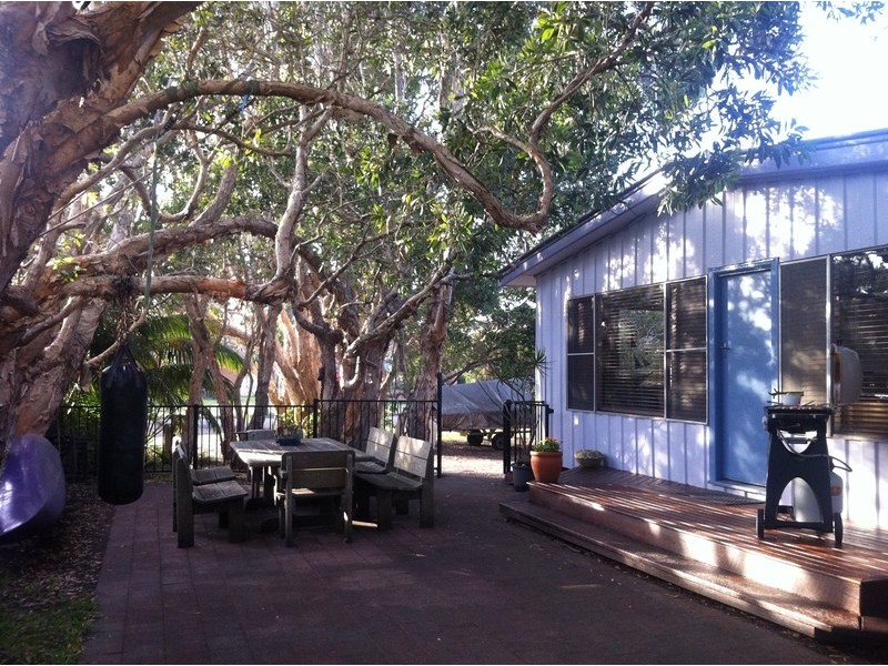 6 Dirah Street, Lake Cathie NSW 2445