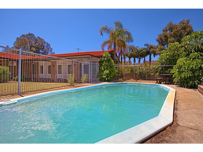 182 Collier Road, Embleton WA 6062