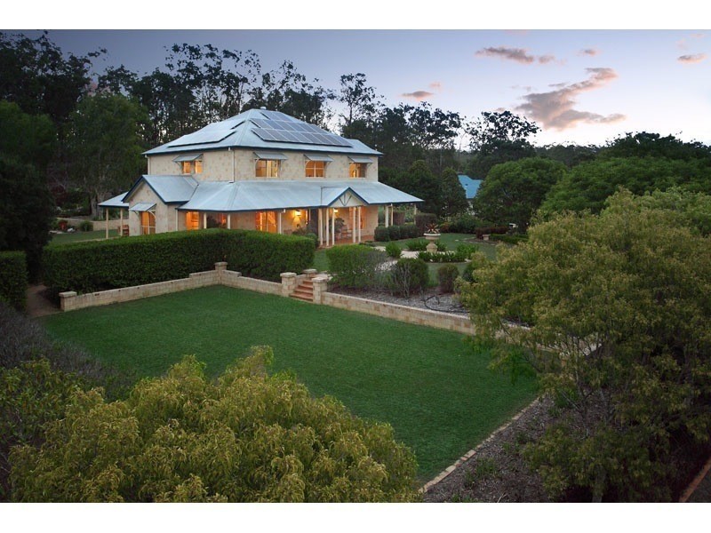 4 Bunya Lake Court, Bunya QLD 4055