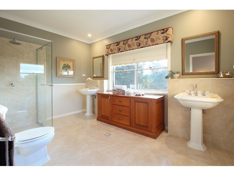 4 Bunya Lake Court, Bunya QLD 4055