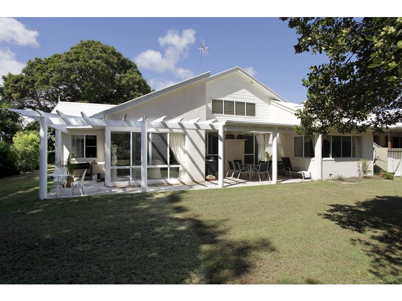 174  KINGFISHER PARADE, Toogoom QLD 4655
