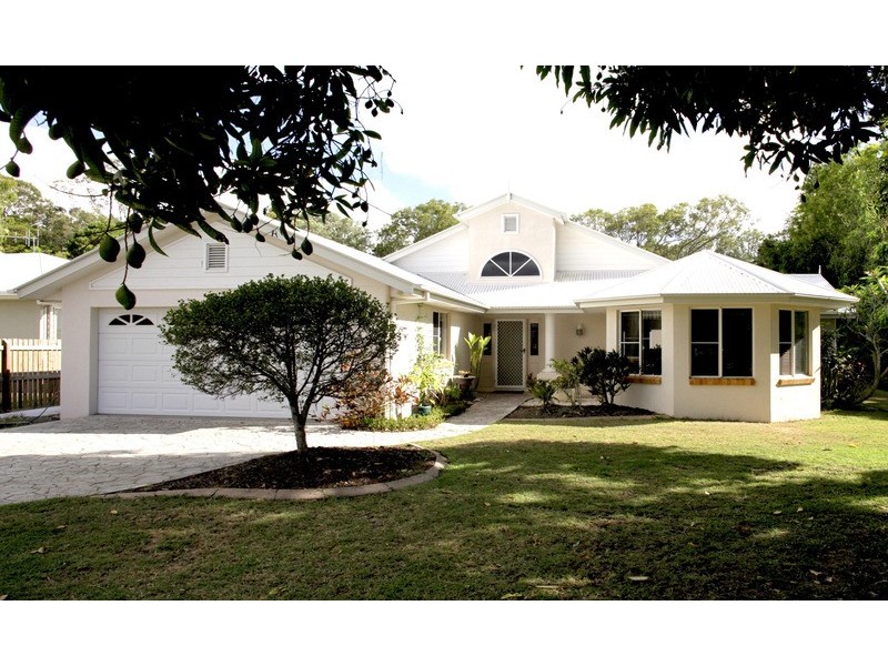174  KINGFISHER PARADE, Toogoom QLD 4655