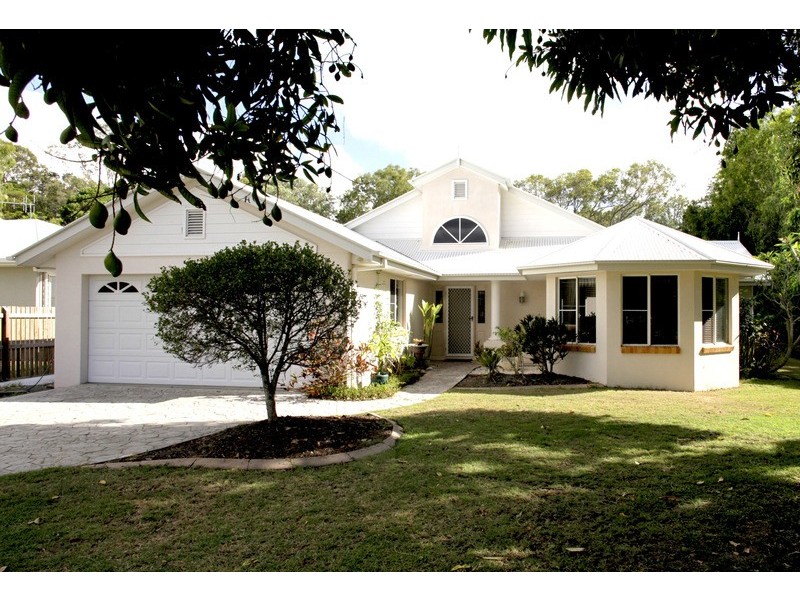 174  KINGFISHER PARADE, Toogoom QLD 4655