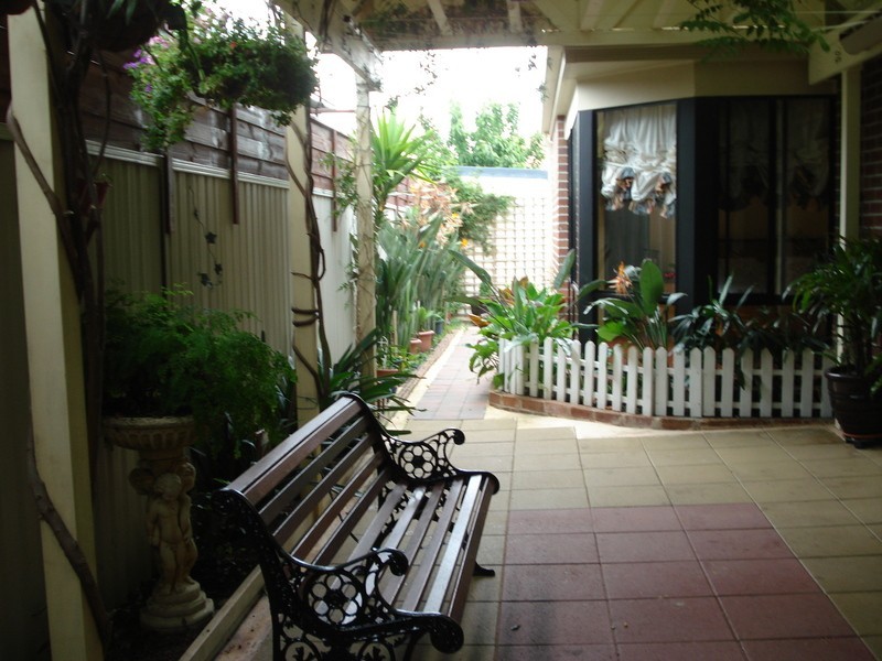 8 catherine place, Pakenham VIC 3810