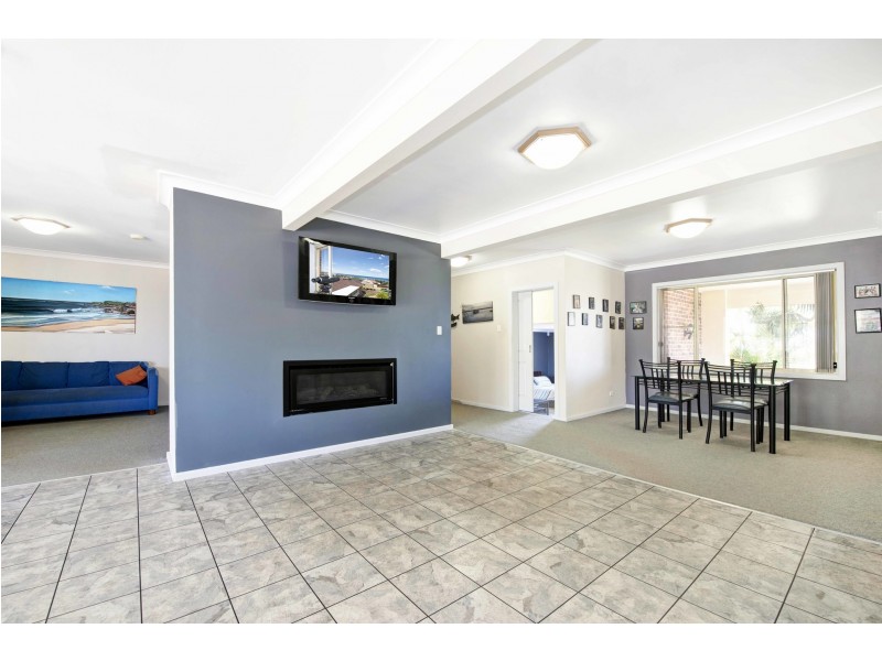 22  Park Ave, Caves Beach NSW 2281