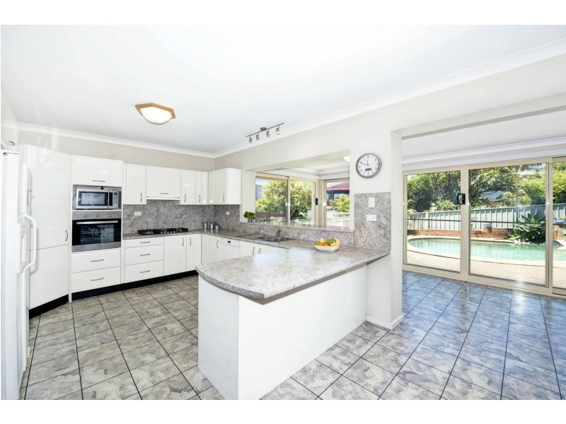 22  Park Ave, Caves Beach NSW 2281