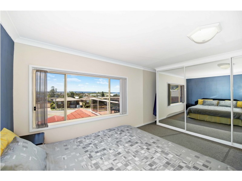 22  Park Ave, Caves Beach NSW 2281