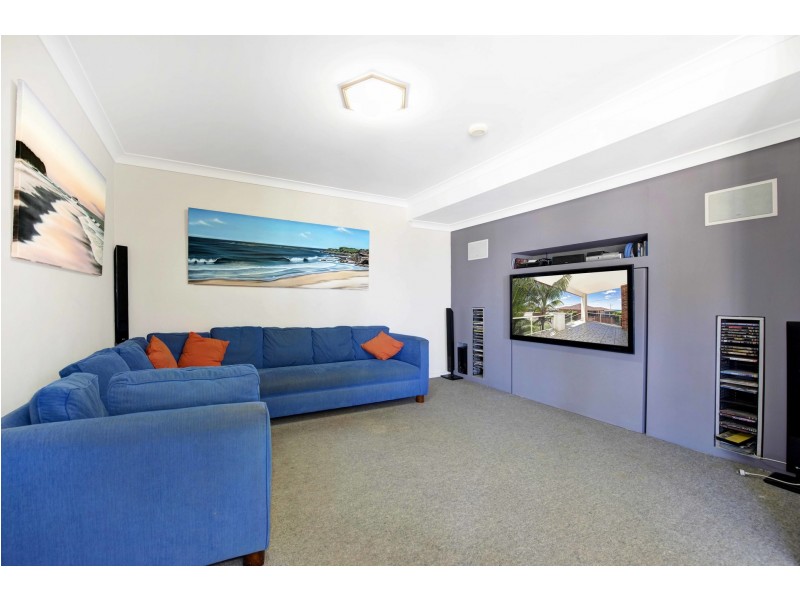 22  Park Ave, Caves Beach NSW 2281