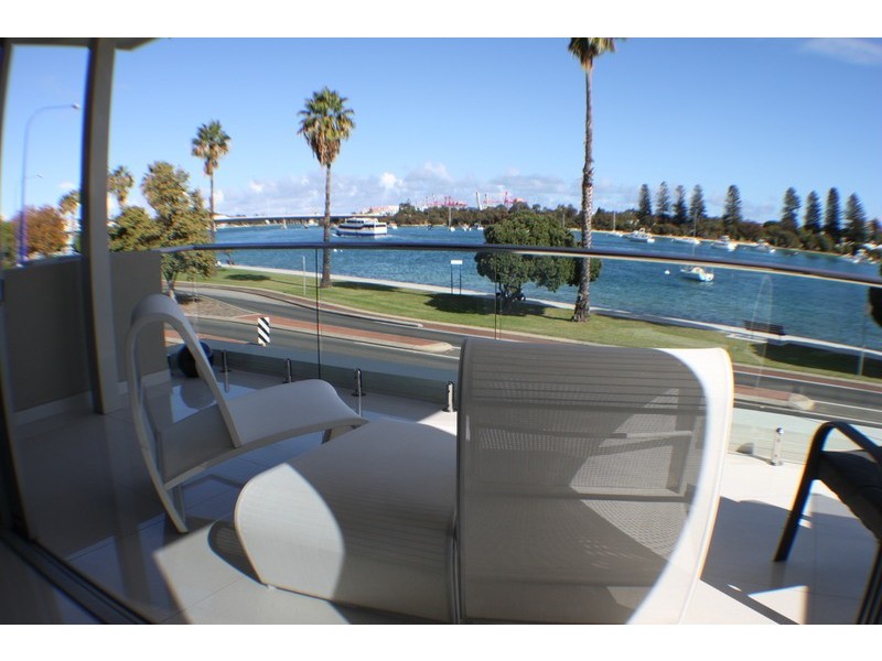 35 Riverside Rd, East Fremantle WA 6158