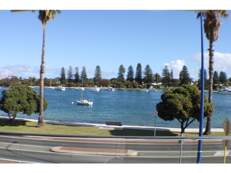 35 Riverside Rd, East Fremantle WA 6158