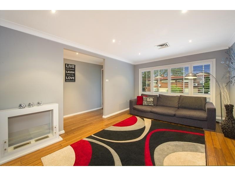 12 Smallwood Road, Mcgraths Hill NSW 2756