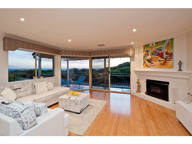 126 Oceanside Promanade, Mullaloo WA 6027