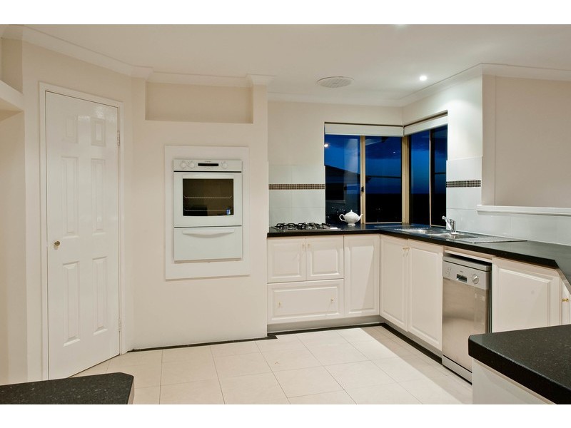 126 Oceanside Promanade, Mullaloo WA 6027